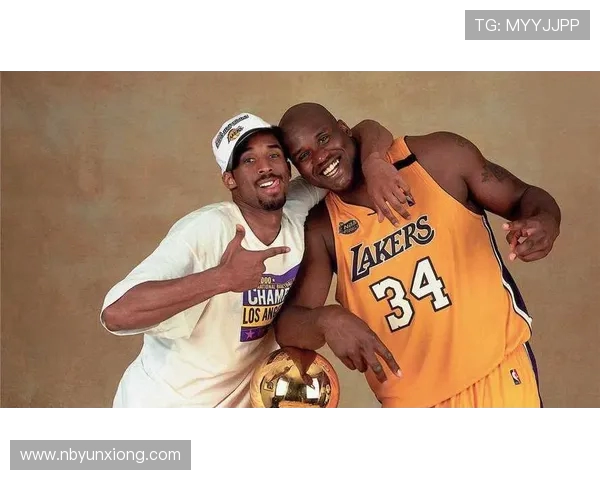 以篮球巨星成长历程展现竞技精神与团队力量的励志故事全景描绘篇